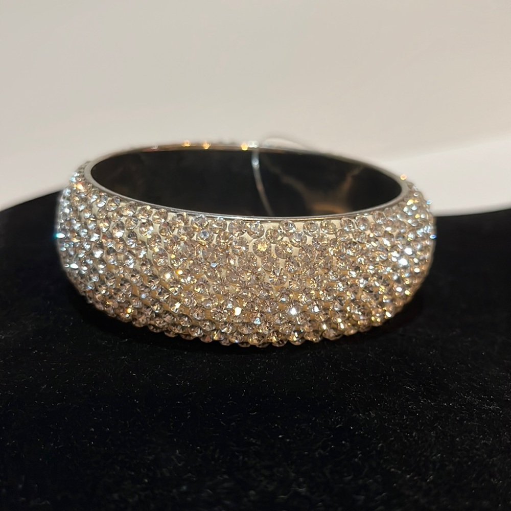 NWT Fabulous Glitzy Bangle